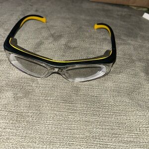 safety glasses from Uvex Honeywell, specifically the SW06 model